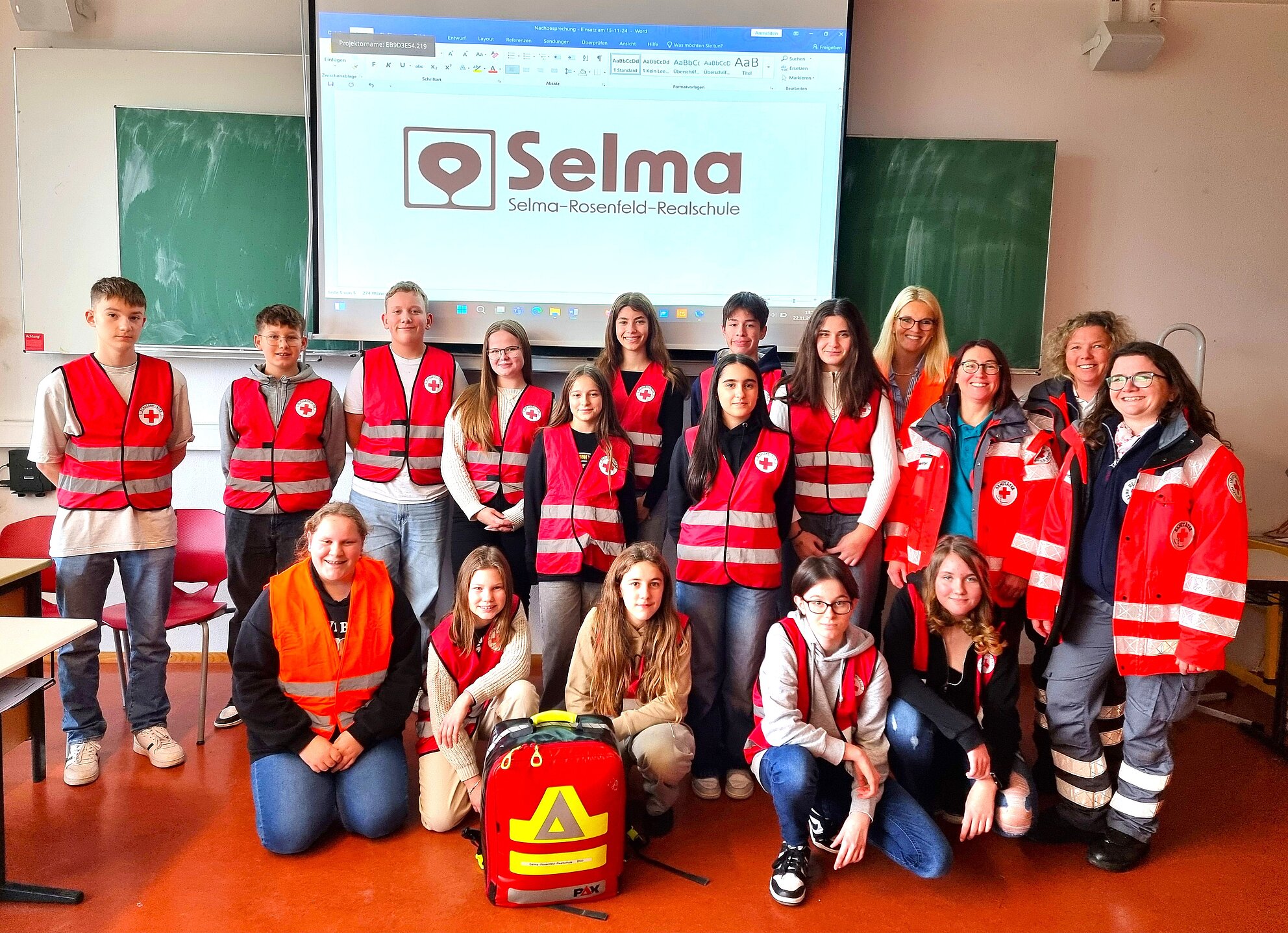 Ein Bild des kompletten Schulsanitätsteams